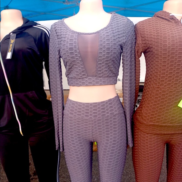 Super cute scrunch but two piece - Picture 1 of 2